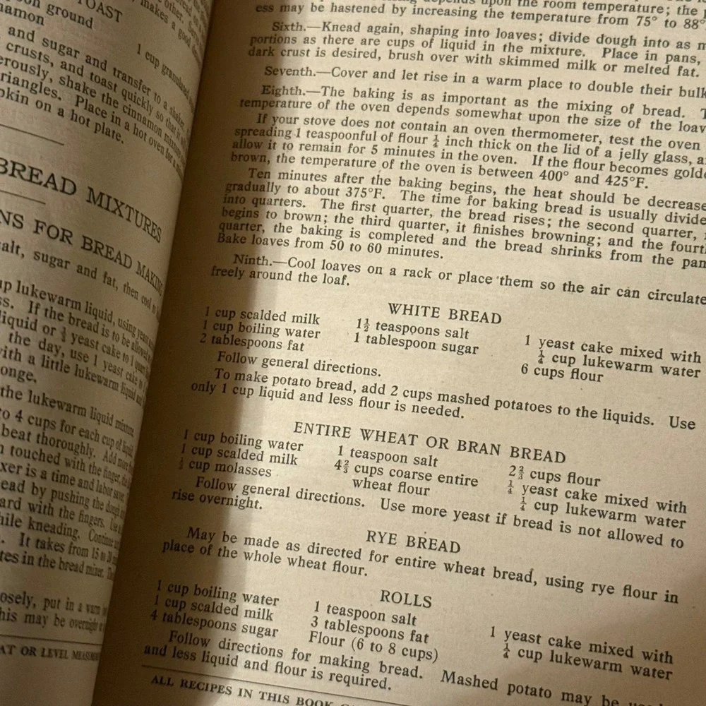 Metropolitan Life Cook‎ Book Vintage Recipes Home Cooking Collection